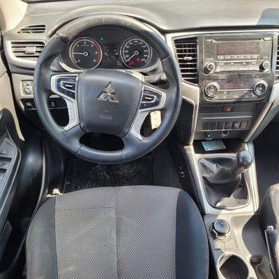 2020 Mitsubishi L200 2.4 Glx Cabina Doble 4x2 Mt