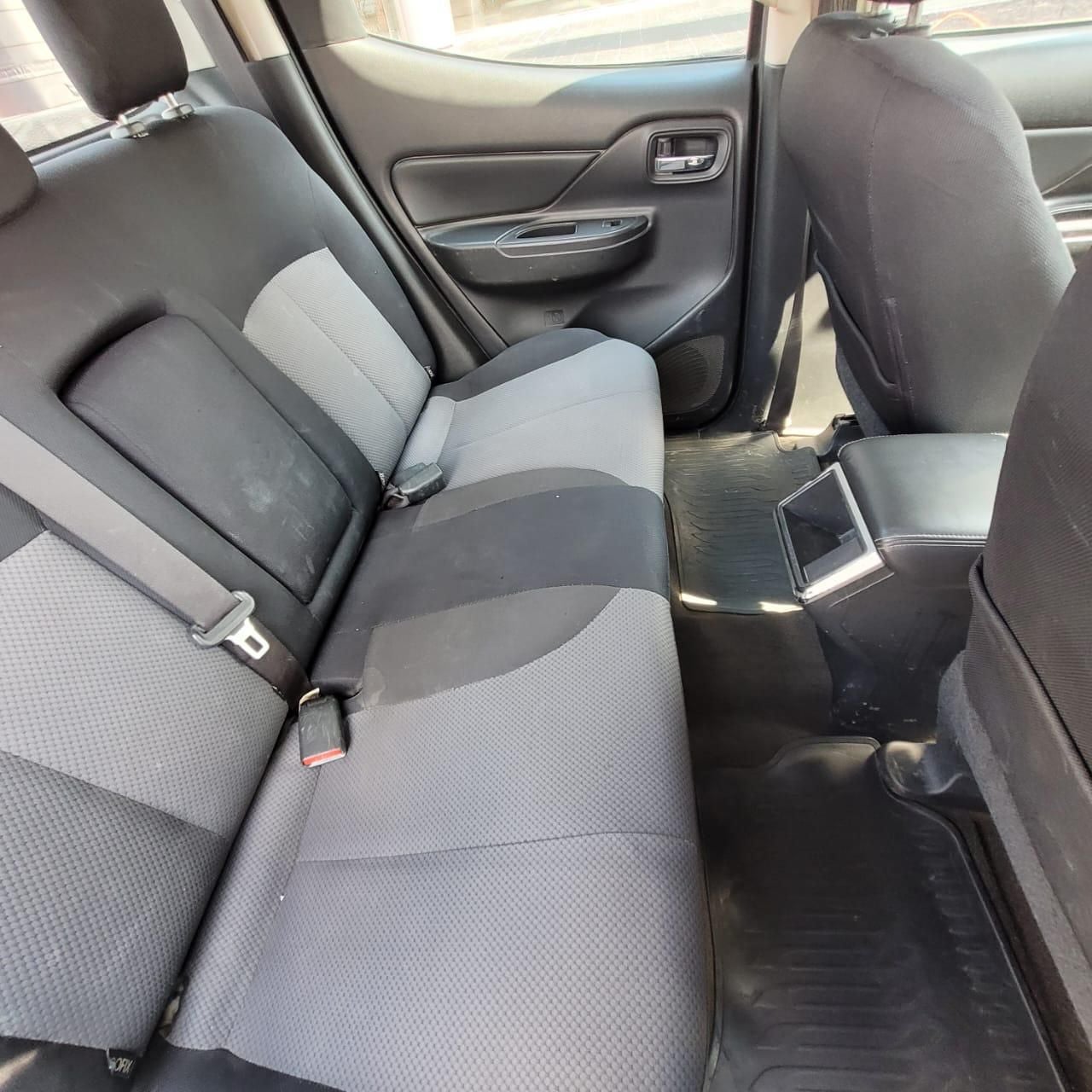 2020 Mitsubishi L200 2.4 Glx Cabina Doble 4x2 Mt