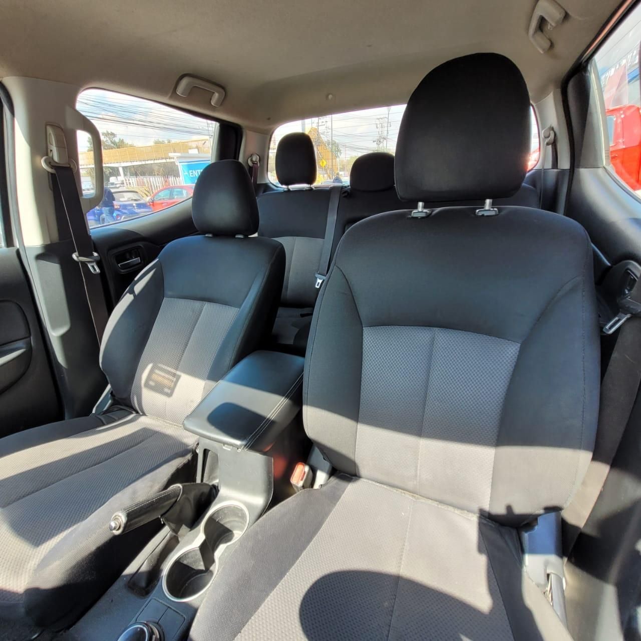 2020 Mitsubishi L200 2.4 Glx Cabina Doble 4x2 Mt