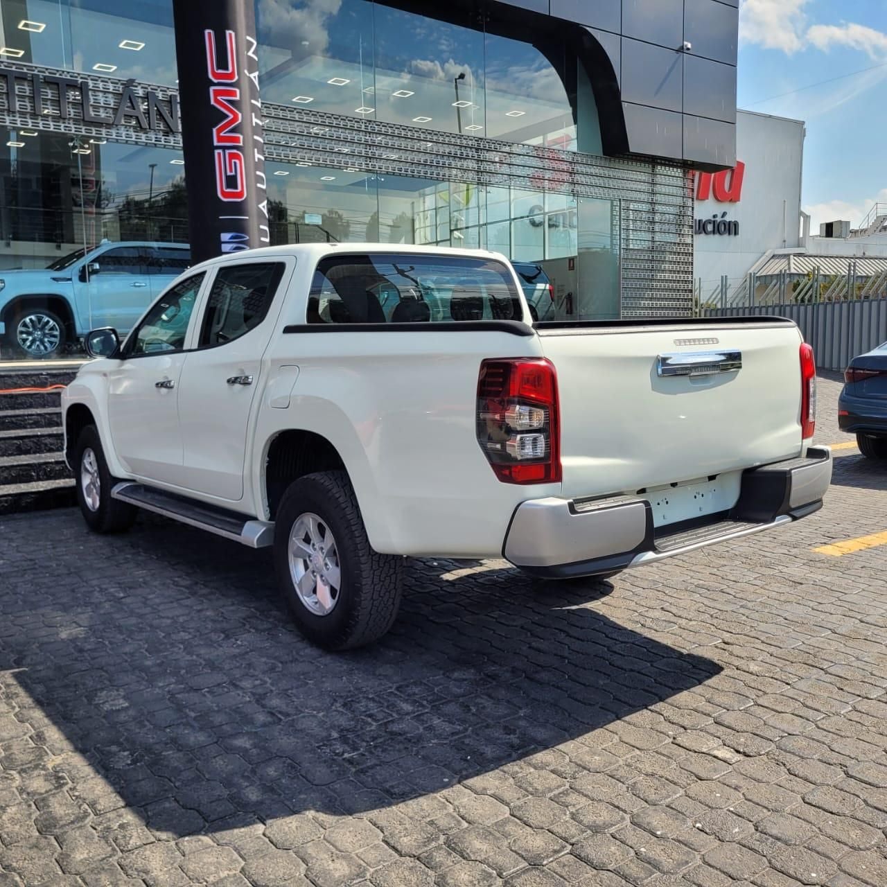 2020 Mitsubishi L200 2.4 Glx Cabina Doble 4x2 Mt