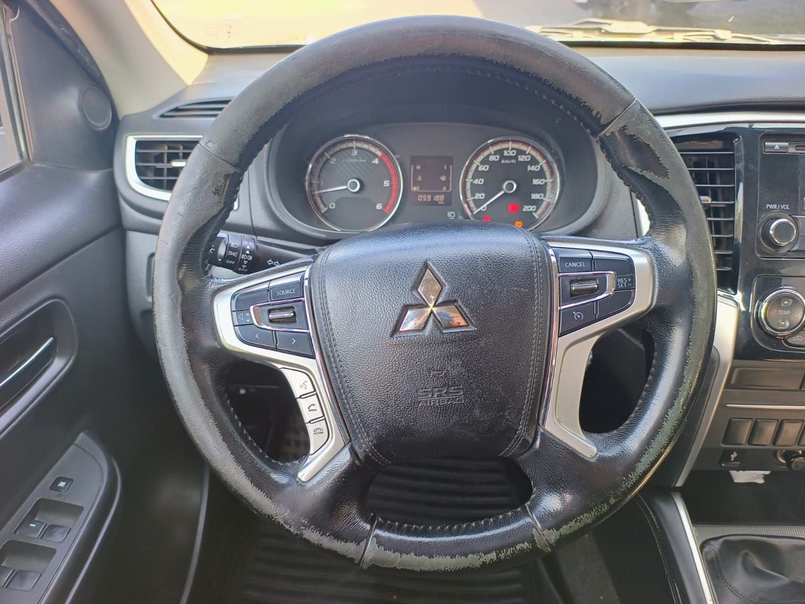 2022 Mitsubishi L200 2.4 GLX 4x4 Diésel Mt