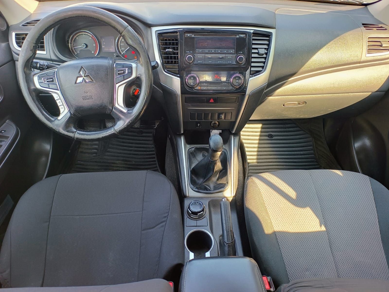 2022 Mitsubishi L200 2.4 GLX 4x4 Diésel Mt