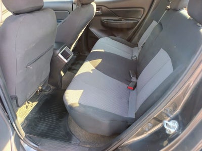 2022 Mitsubishi L200 2.4 GLX 4x4 Diésel Mt