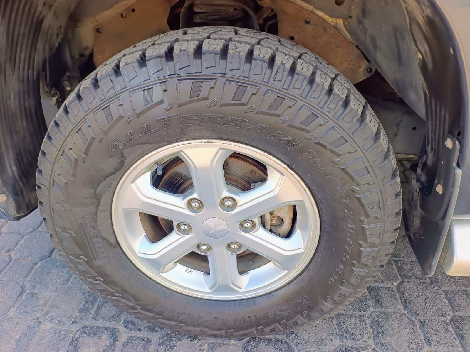 2022 Mitsubishi L200 2.4 GLX 4x4 Diésel Mt