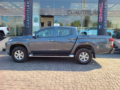2022 Mitsubishi L200 2.4 GLX 4x4 Diésel Mt