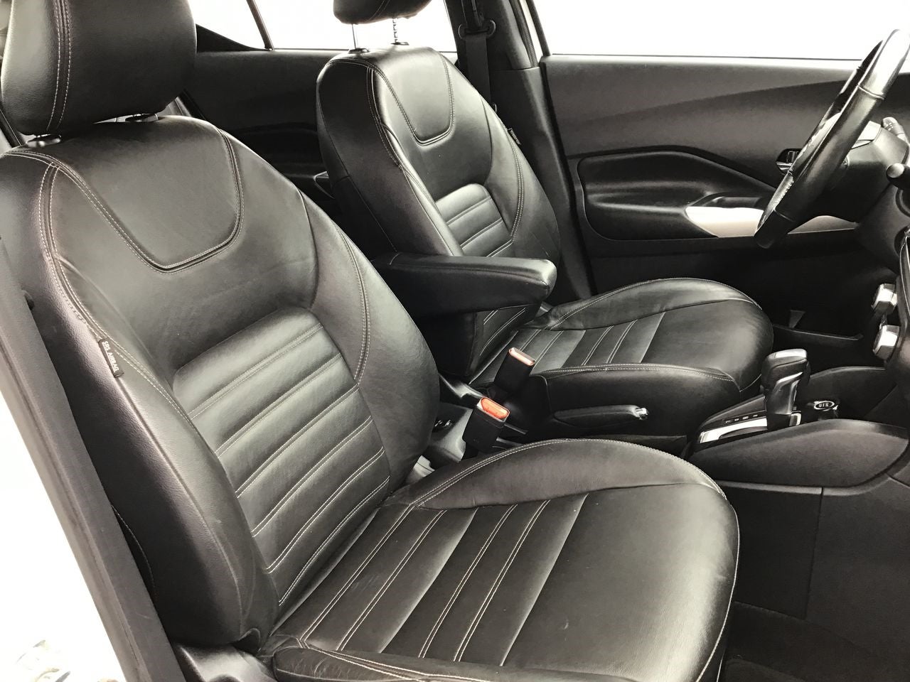 2020 Nissan KICKS KICKS 5 PUERTAS EXCLUSIVE 1.6 LTS CVT A/C