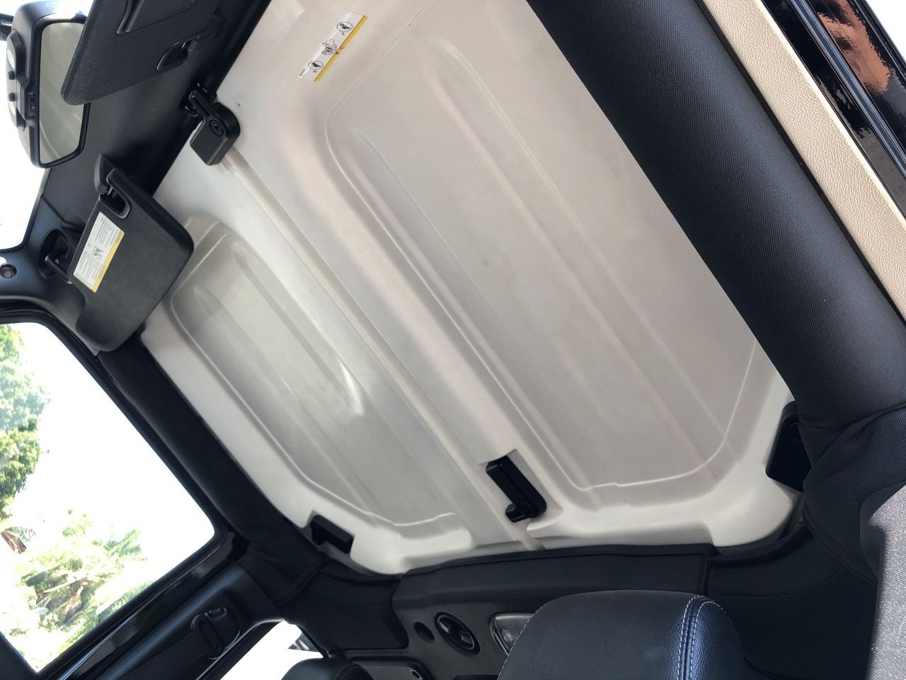 2017 Jeep WRANGLER JEEP WRANGLER UNLIMITED SAHARA