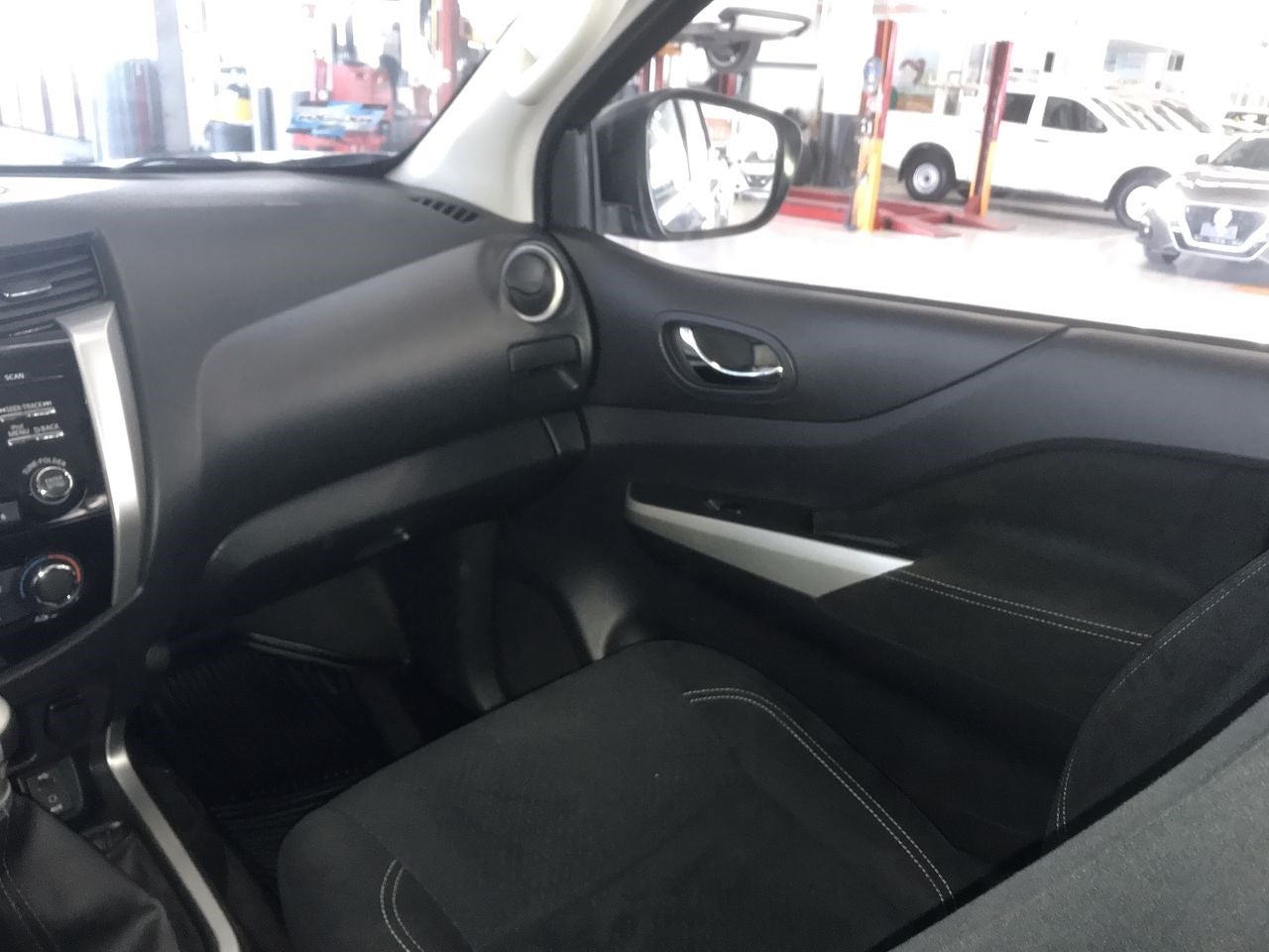 2019 Nissan FRONTIER NP300 FRONTIER LE