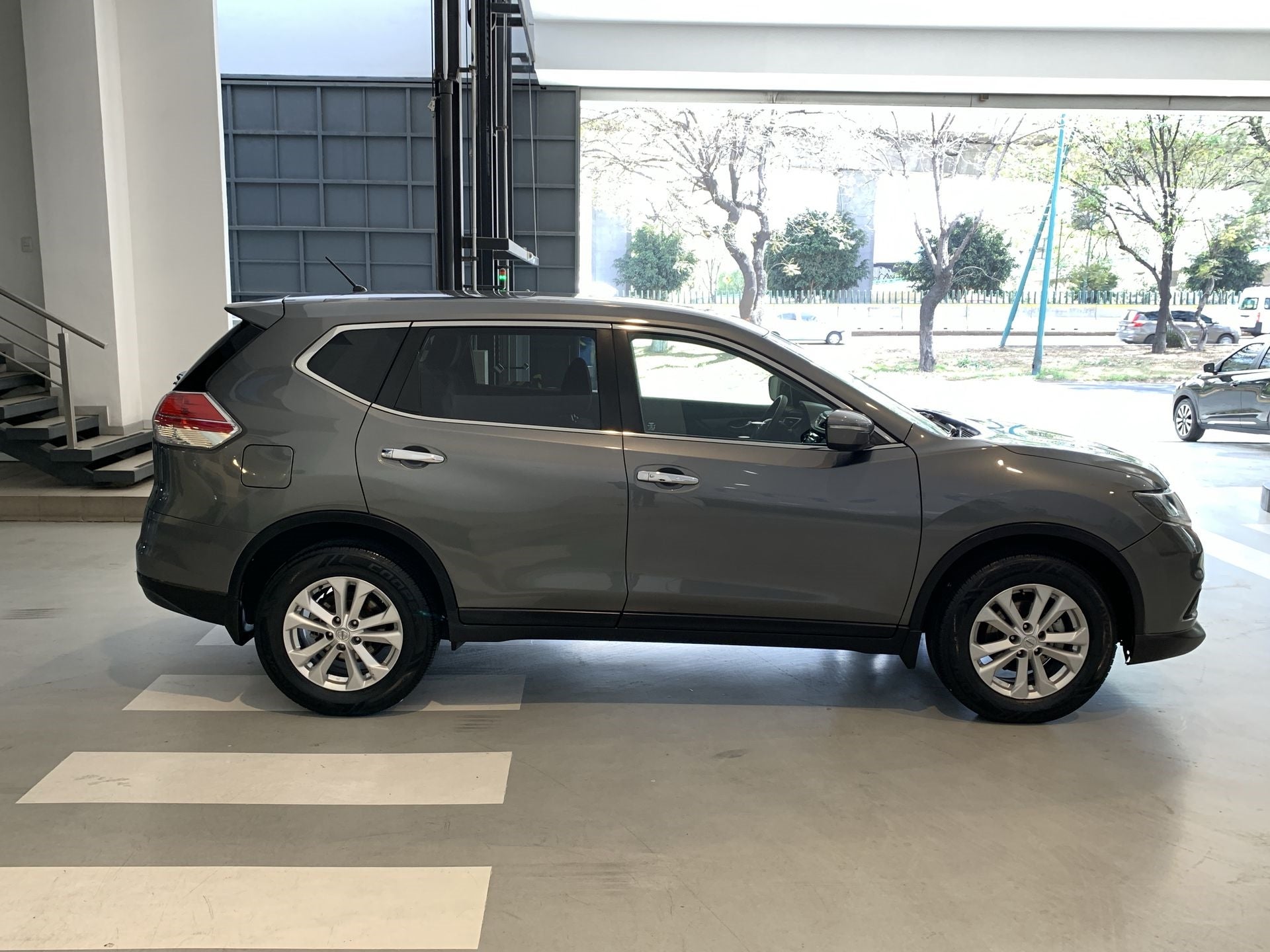 2017 Nissan X-TRAIL SENSE, 2.5L, 5 PUERTAS, AUT CVT