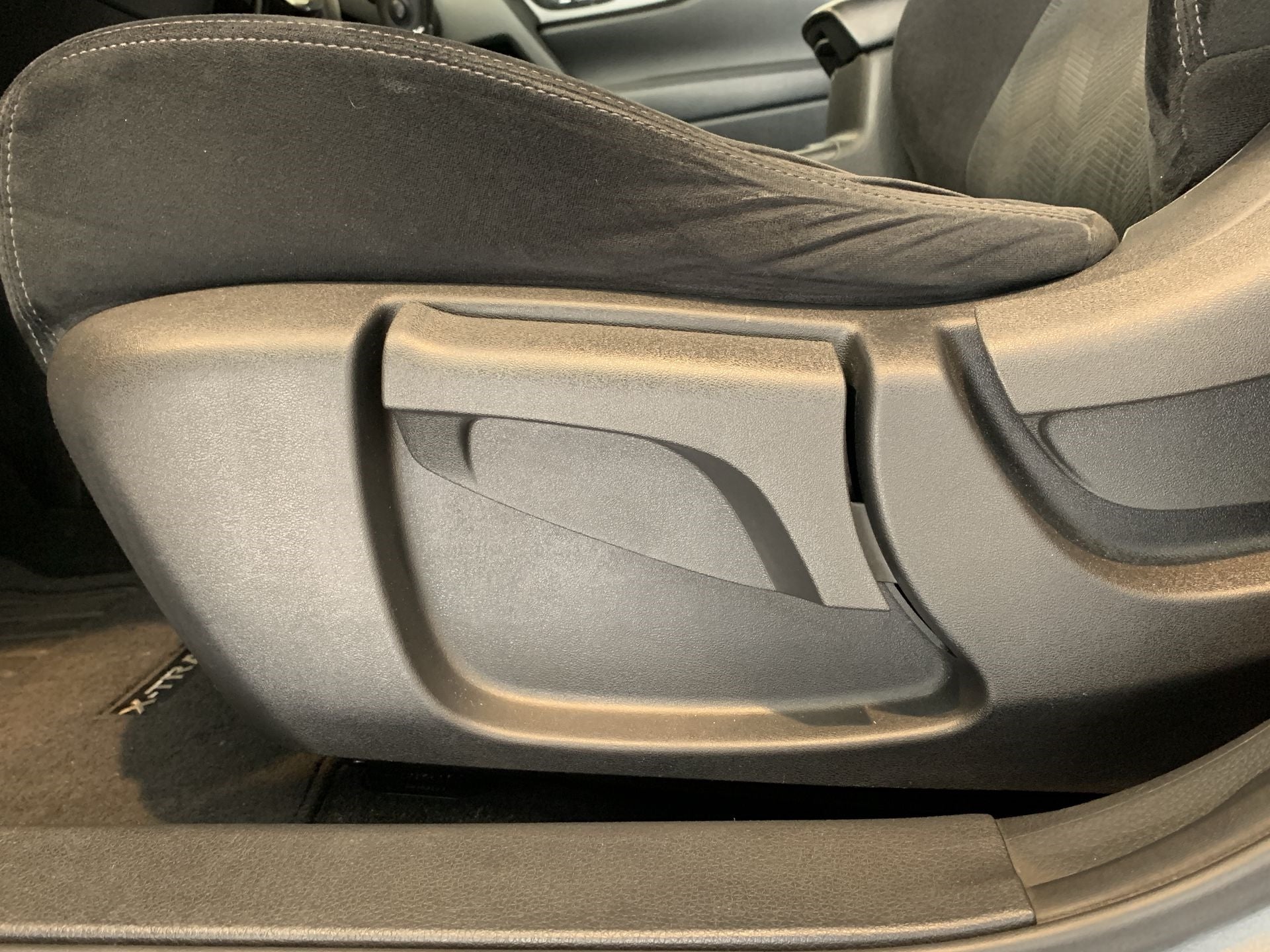 2017 Nissan X-TRAIL SENSE, 2.5L, 5 PUERTAS, AUT CVT