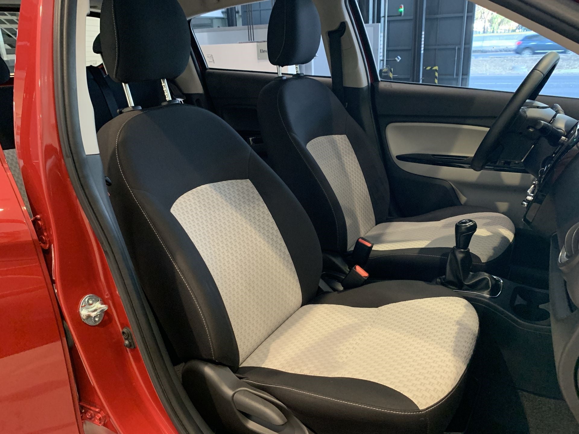 2019 Mitsubishi MIRAGE GLS, L3, 1.2L, 76 CP, 5 PUERTAS, STD