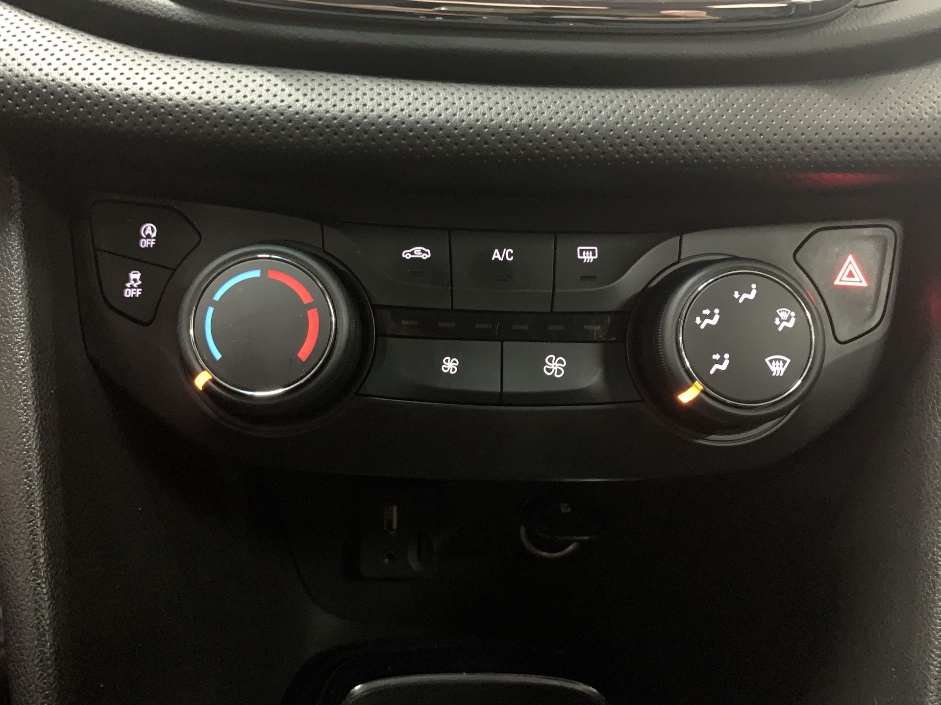 2018 Chevrolet CAVALIER CAVALIER  PAQ C