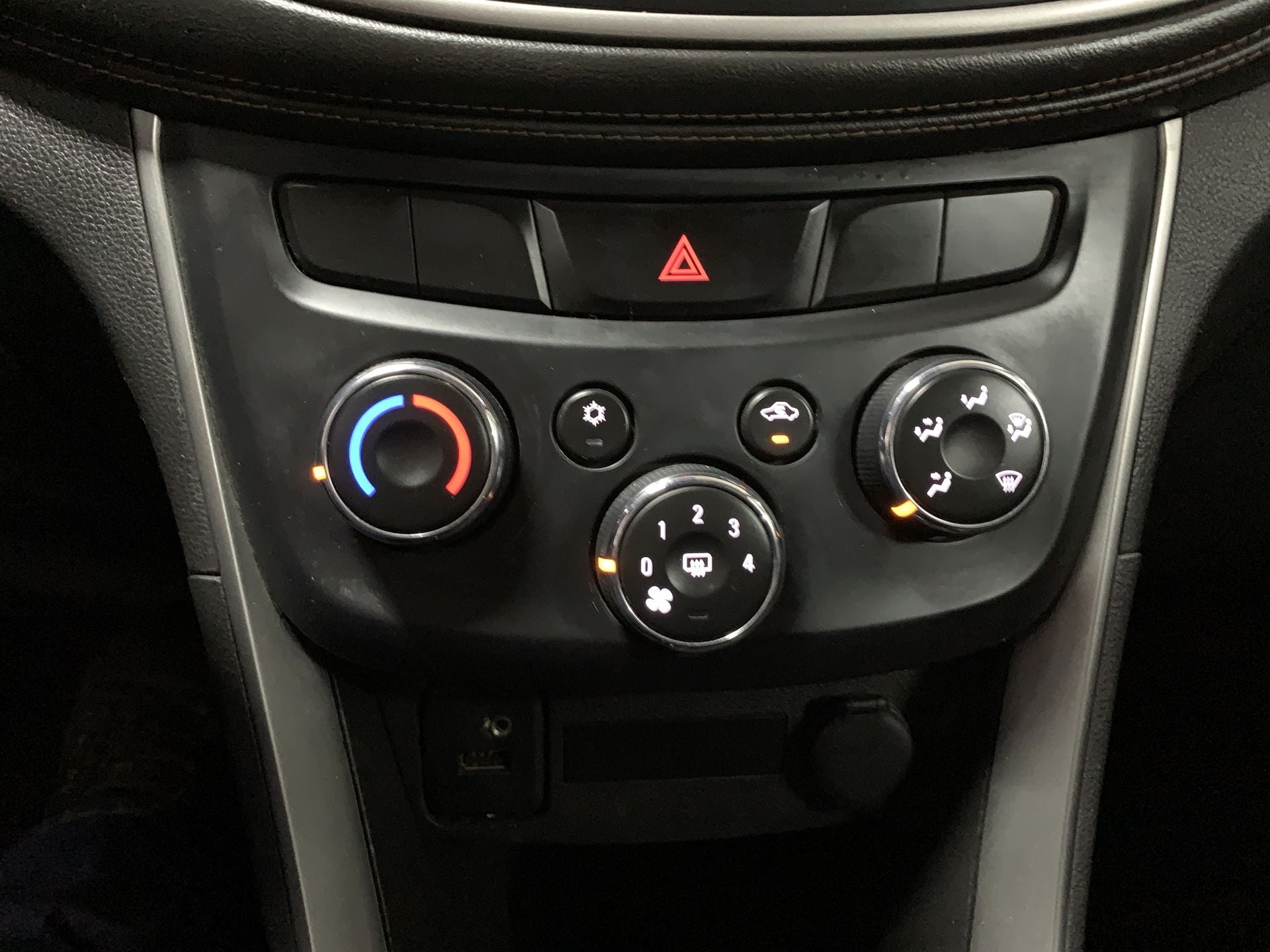 2017 Chevrolet TRAX TRAX PAQ B . LT AUT TELA CON TACTO PIEL