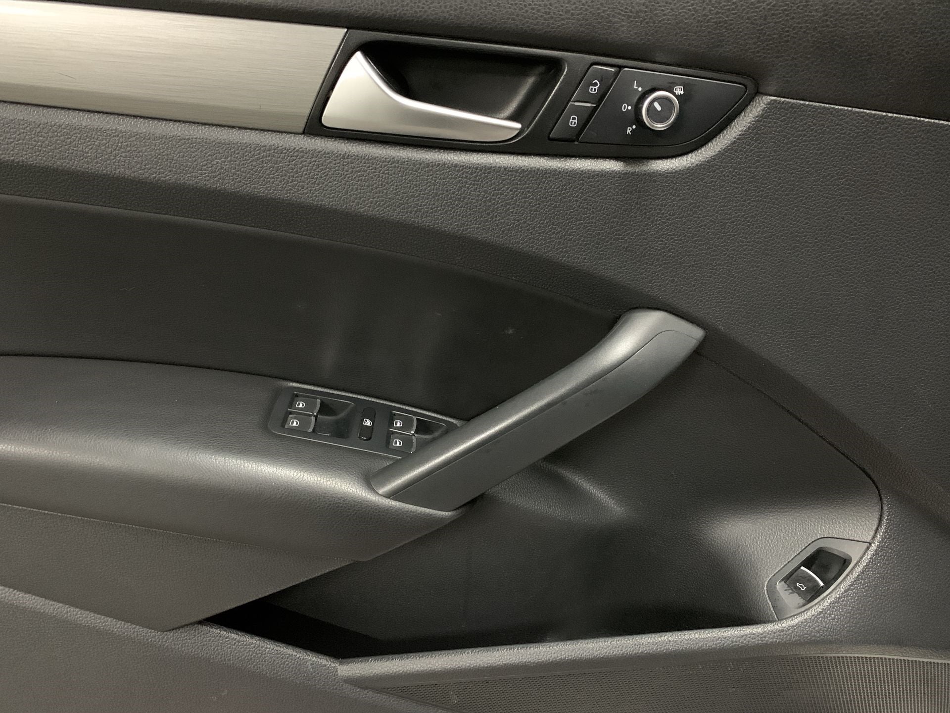 2014 Volkswagen PASSAT PASSAT SPORTLINE 2.5 L TIPTRONIC