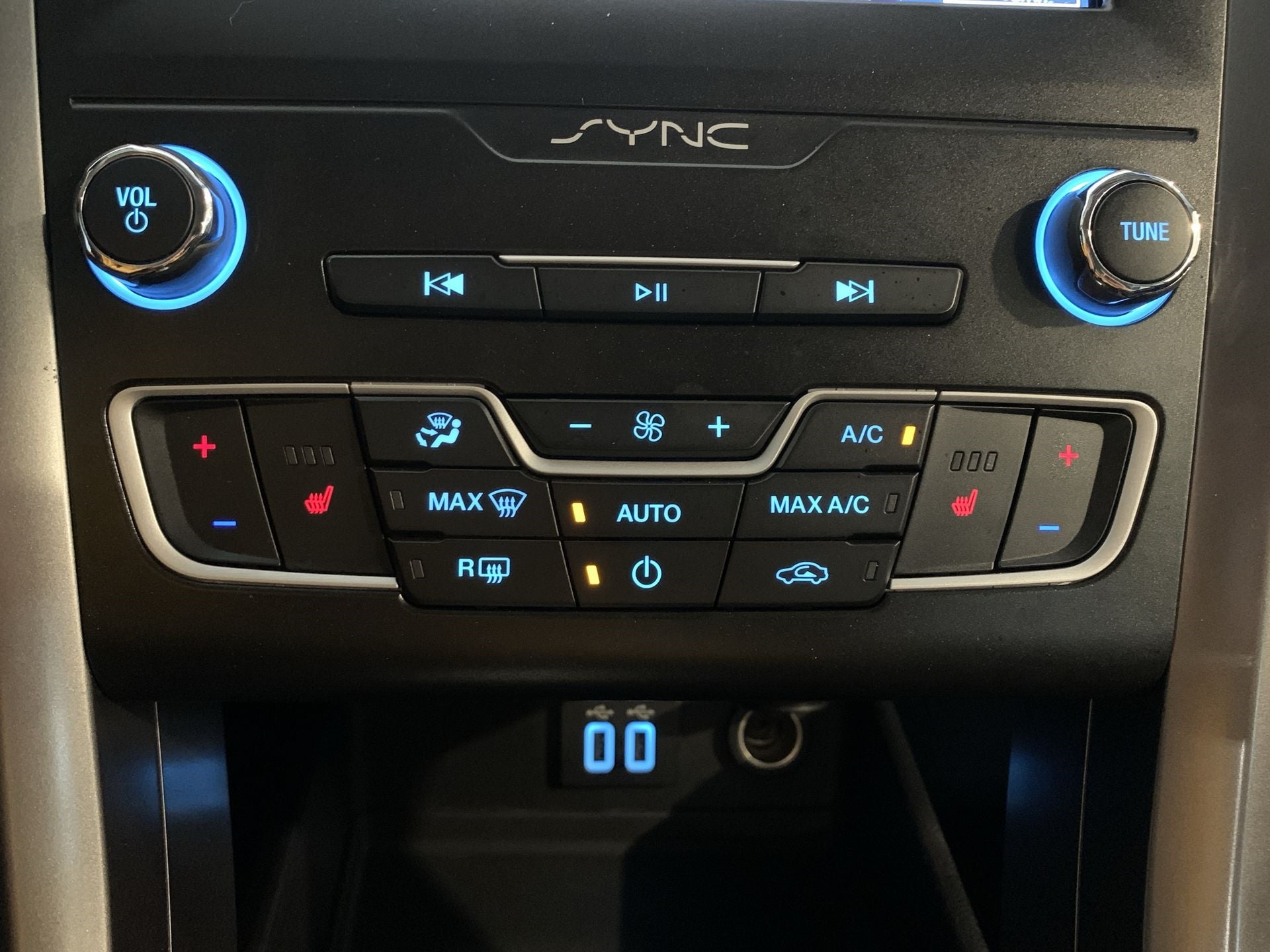 2020 Ford FUSION SEL, L4, 2.0L, 188 CP, 4 PUERTAS, AUT, PIEL, AA, HIBRIDO