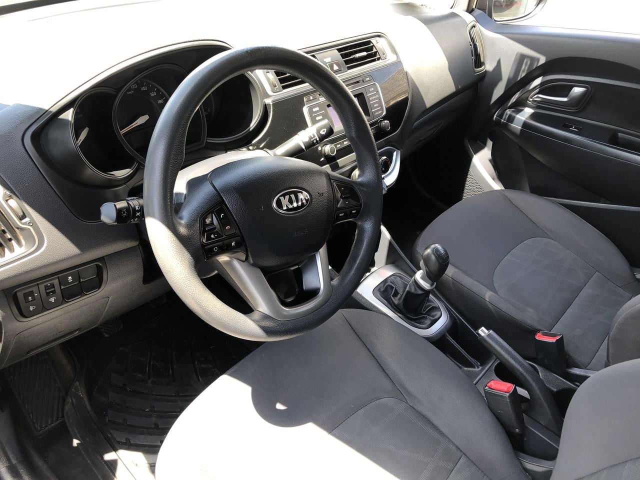 2017 Kia RIO RIO LX T/M 1.6L SEDAN