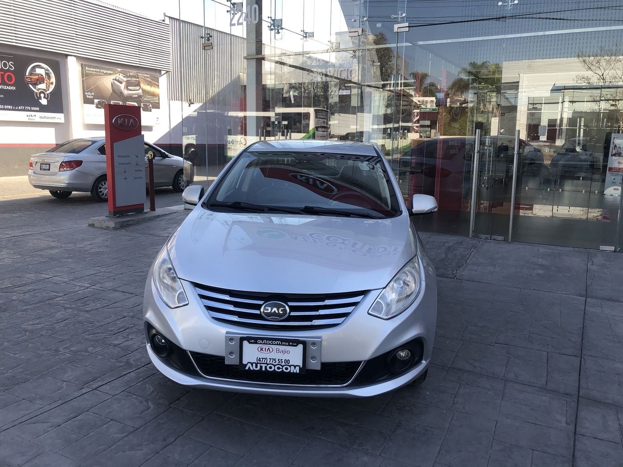 2018 JAC J4 MT TREND TREND L4 1.5L 111 CP 4 PUERTAS STD PIEL BA AA