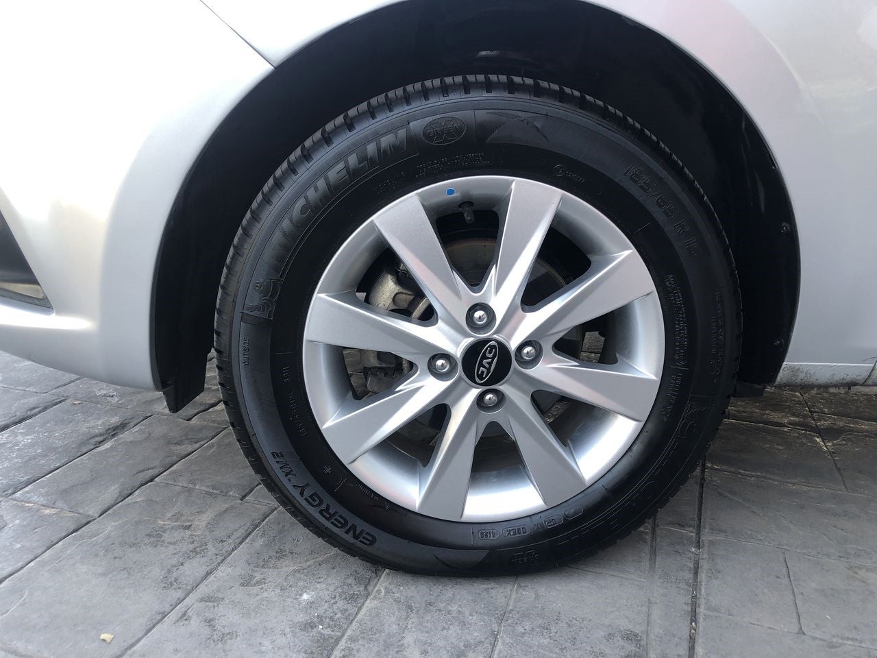 2018 JAC J4 MT TREND TREND L4 1.5L 111 CP 4 PUERTAS STD PIEL BA AA