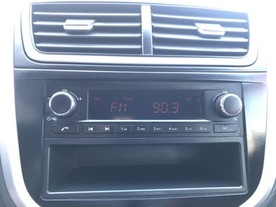 2018 JAC J4 MT TREND TREND L4 1.5L 111 CP 4 PUERTAS STD PIEL BA AA