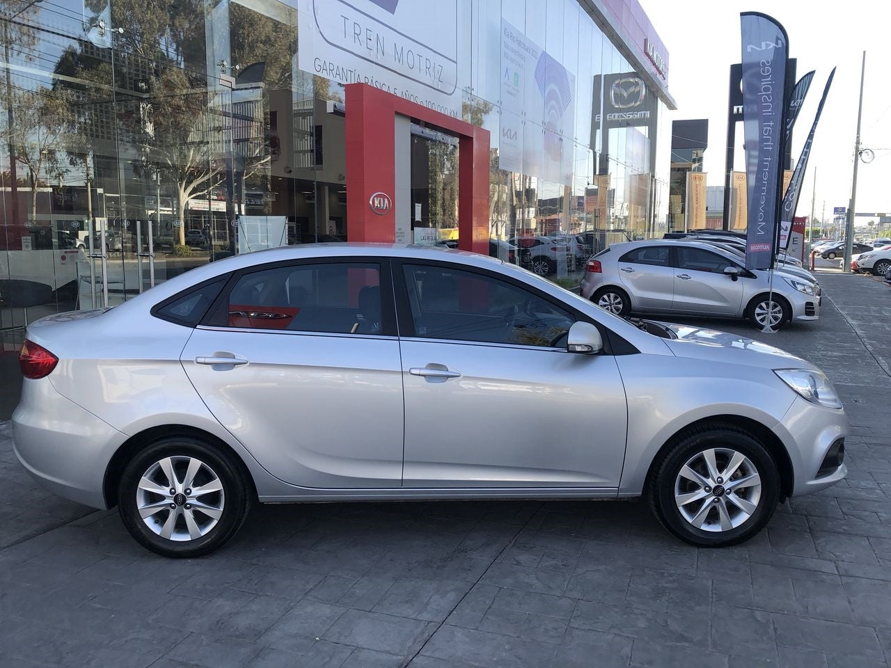 2018 JAC J4 MT TREND TREND L4 1.5L 111 CP 4 PUERTAS STD PIEL BA AA