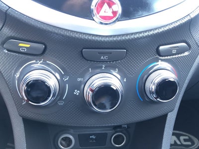 2018 JAC J4 MT TREND TREND L4 1.5L 111 CP 4 PUERTAS STD PIEL BA AA