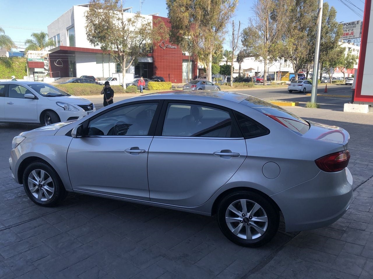 2018 JAC J4 MT TREND TREND L4 1.5L 111 CP 4 PUERTAS STD PIEL BA AA