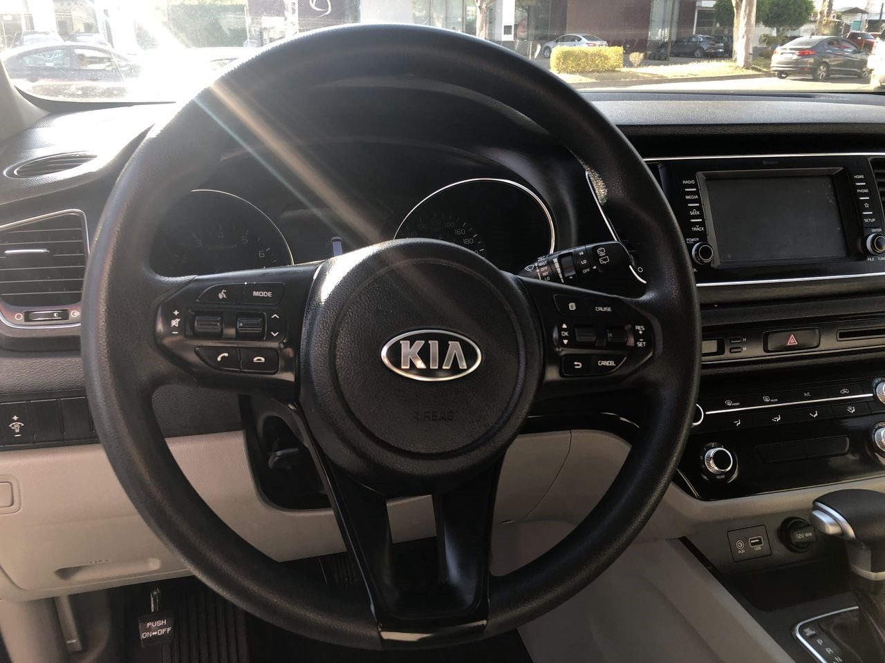 2020 Kia SEDONA SEDONA PE 3.3L LX A/T - 8 P