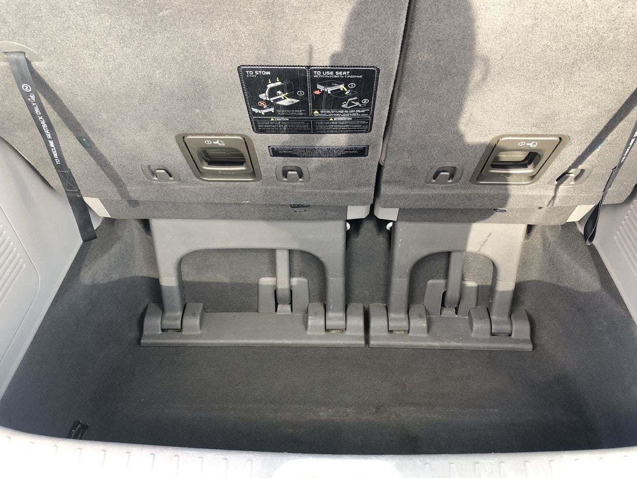 2020 Kia SEDONA SEDONA PE 3.3L LX A/T - 8 P