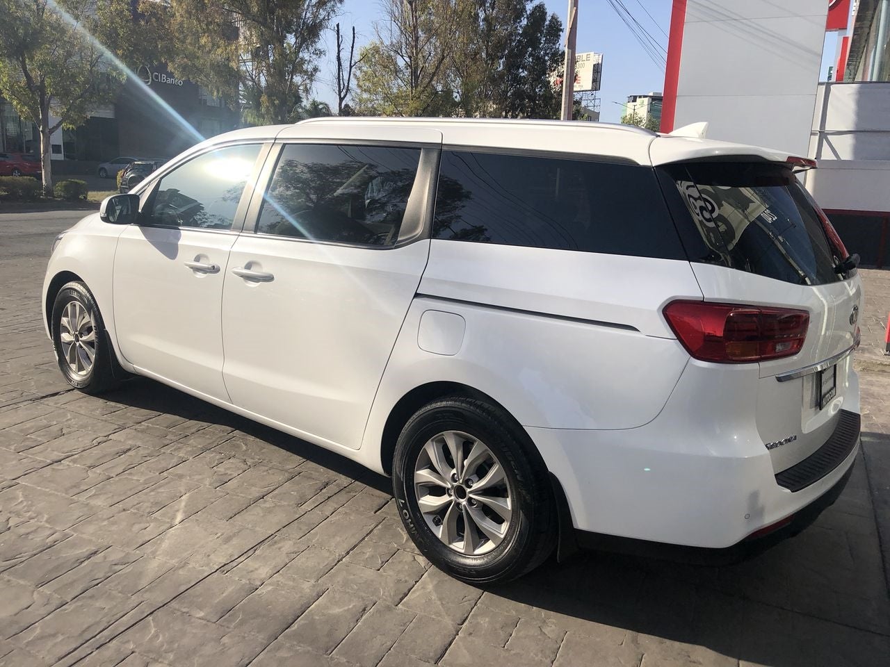 2020 Kia SEDONA SEDONA PE 3.3L LX A/T - 8 P