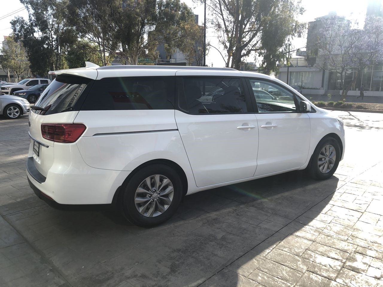 2020 Kia SEDONA SEDONA PE 3.3L LX A/T - 8 P