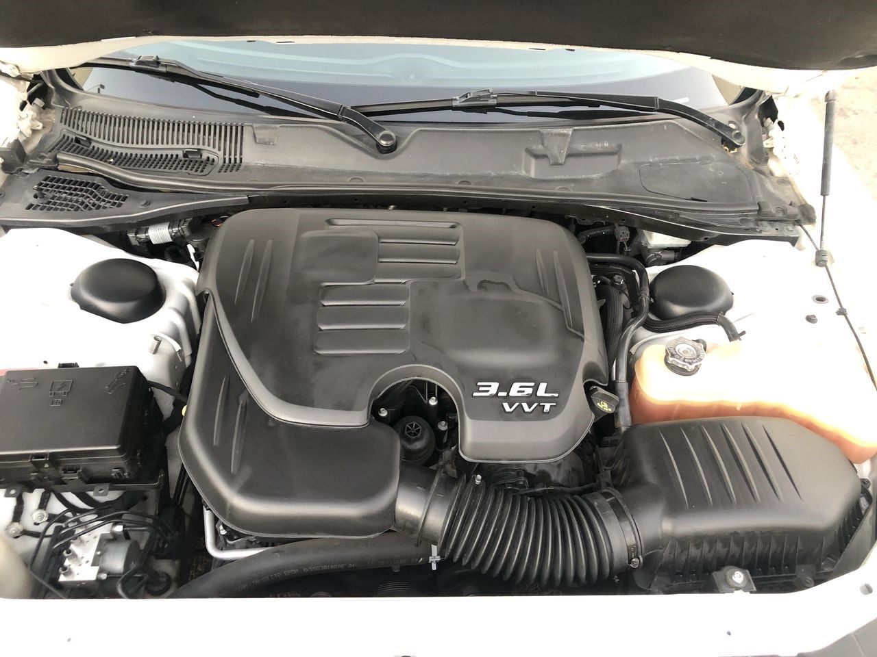 2017 Dodge CHALLENGER DUAL STRIPES, V6, 3.6L, 305 CP, 2 PUERTAS, AUT