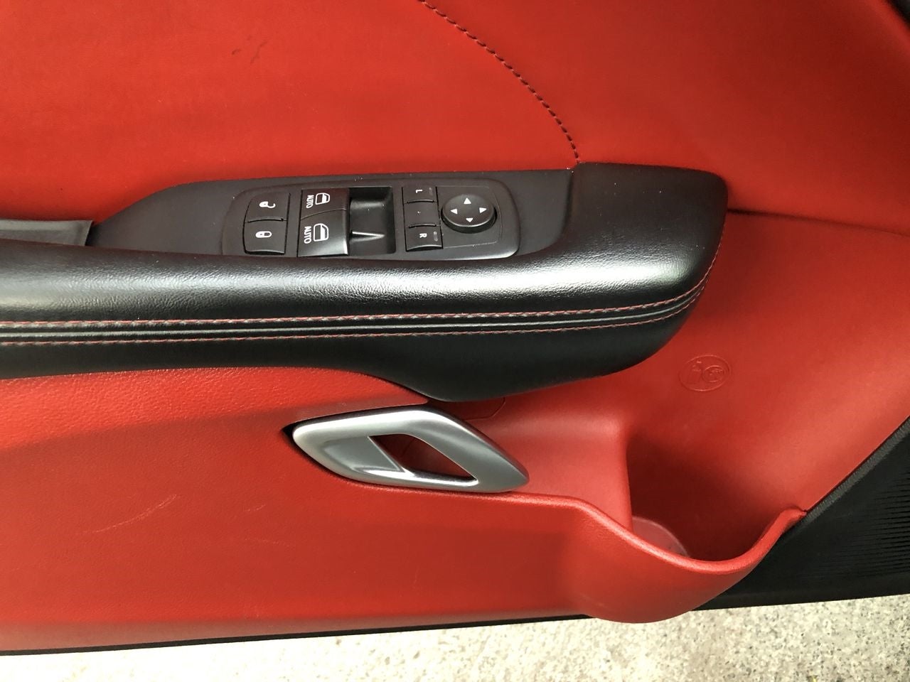 2017 Dodge CHALLENGER DUAL STRIPES, V6, 3.6L, 305 CP, 2 PUERTAS, AUT