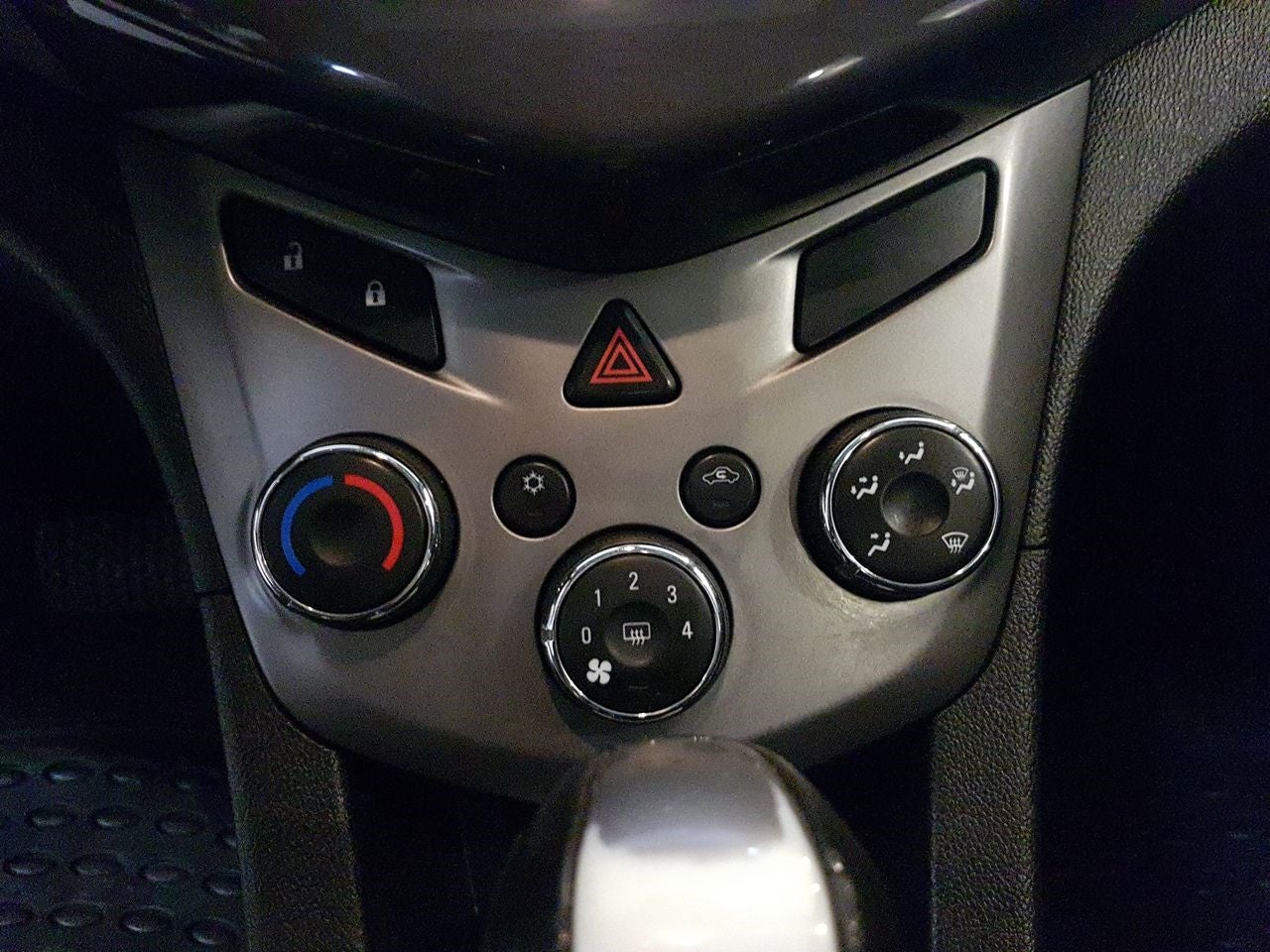 2016 Chevrolet SONIC LTZ, L4, 1.6L, 115 CP, 4 PUERTAS, AUT