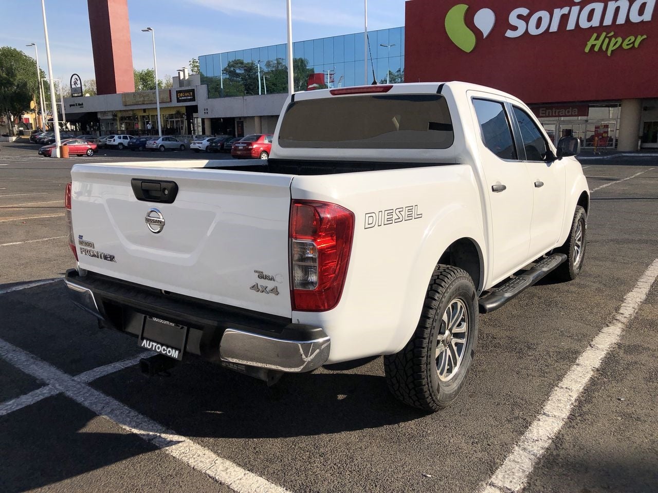 2018 Nissan DOBLE CABINA DOBLE CABINA DIESEL 4X4 TM AC PAQ SEG