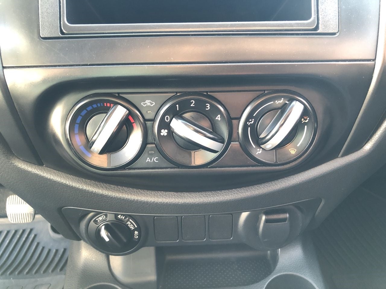 2018 Nissan DOBLE CABINA DOBLE CABINA DIESEL 4X4 TM AC PAQ SEG