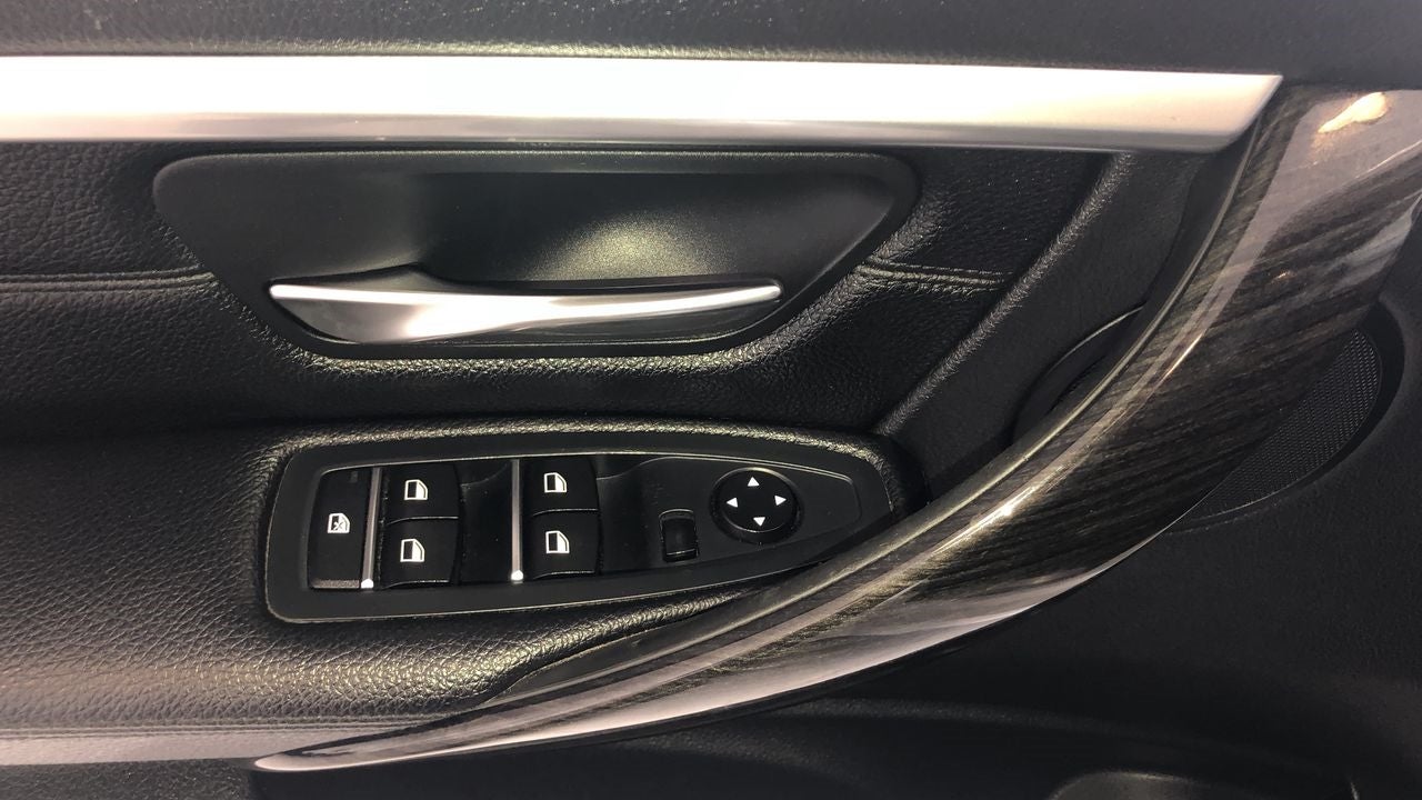 2017 BMW SERIES 3 330IA LUXURY LINE AUTO