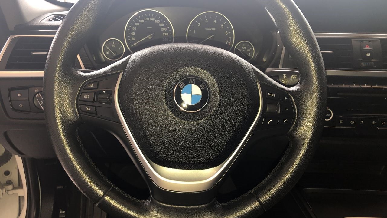 2017 BMW SERIES 3 330IA LUXURY LINE AUTO