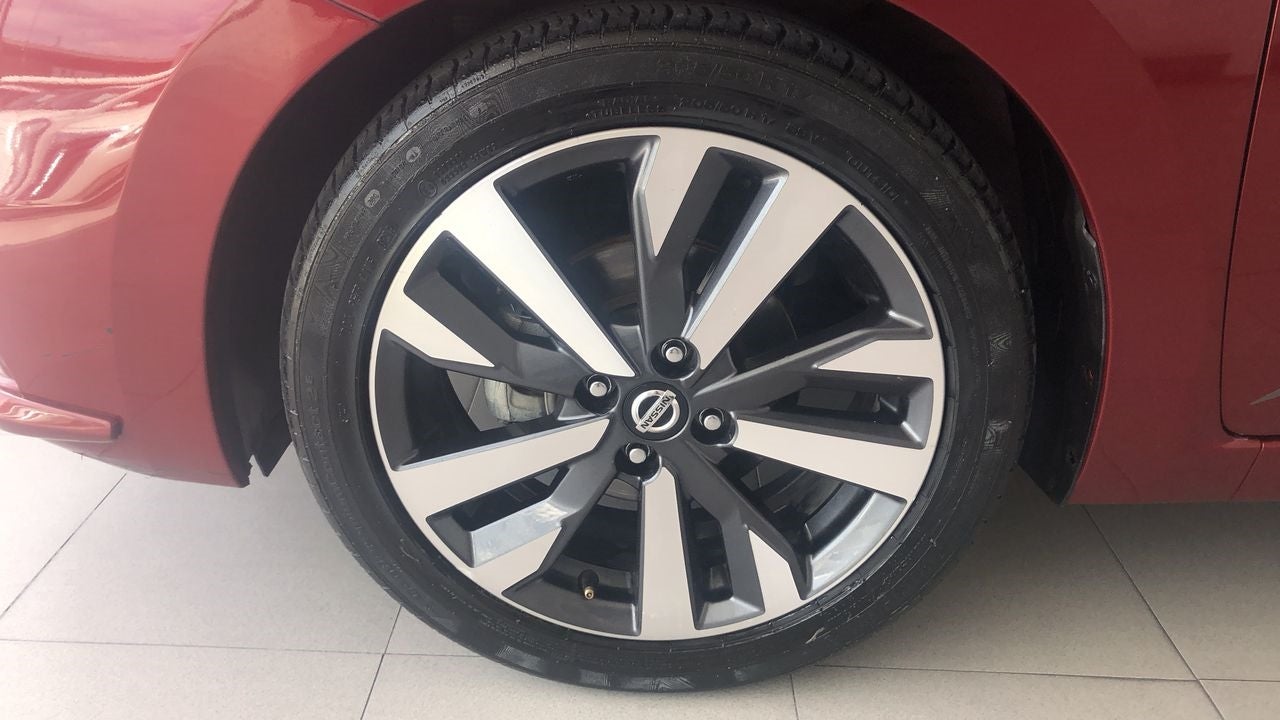 2020 Nissan VERSA VERSA PLATINUM CVT