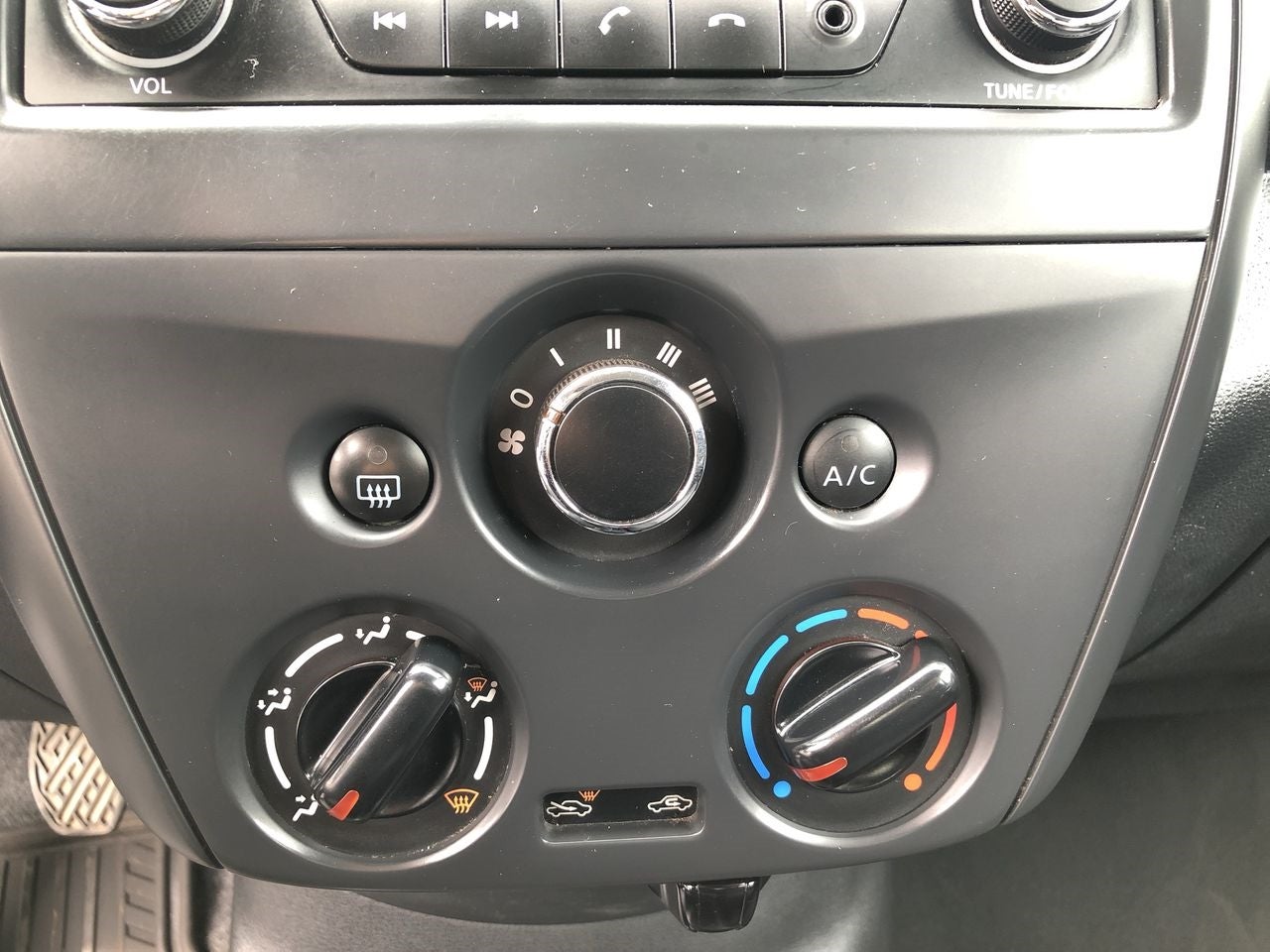 2015 Nissan VERSA VERSA SENSE MT