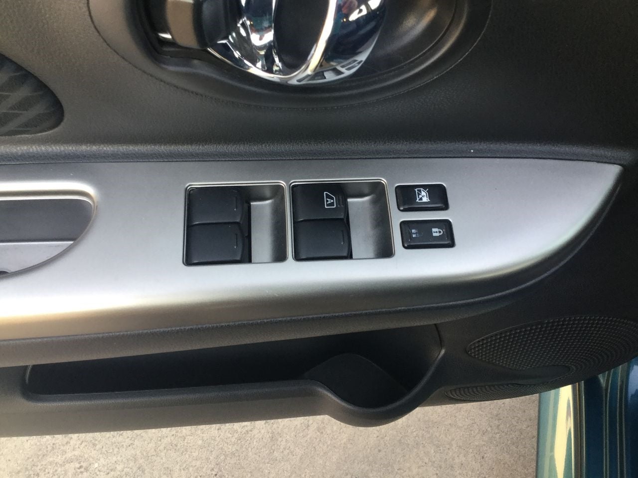 2020 Nissan MARCH SR NAVI, L4, 1.6L, 106 CP, 5 PUERTAS, STD