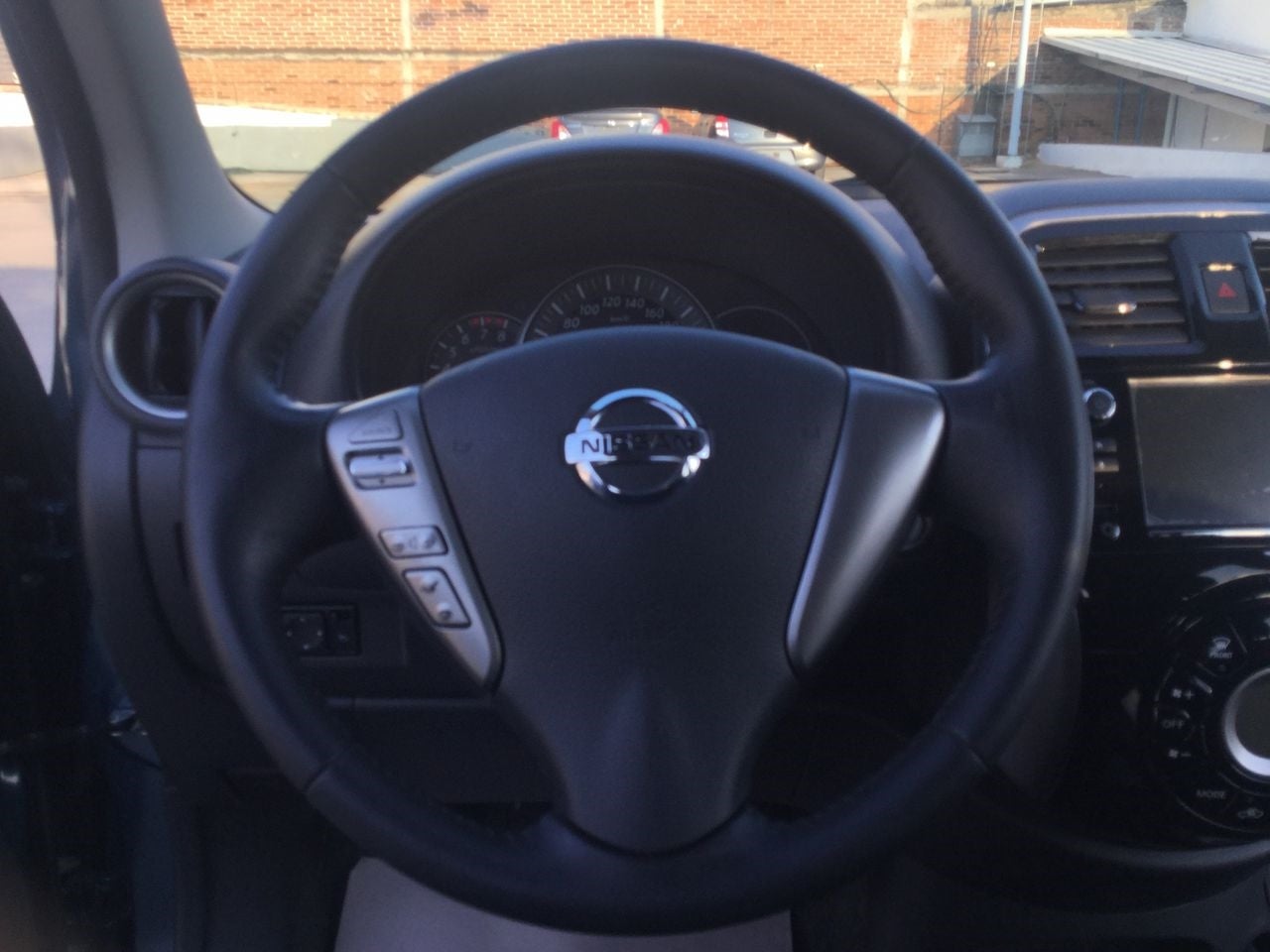 2020 Nissan MARCH SR NAVI, L4, 1.6L, 106 CP, 5 PUERTAS, STD