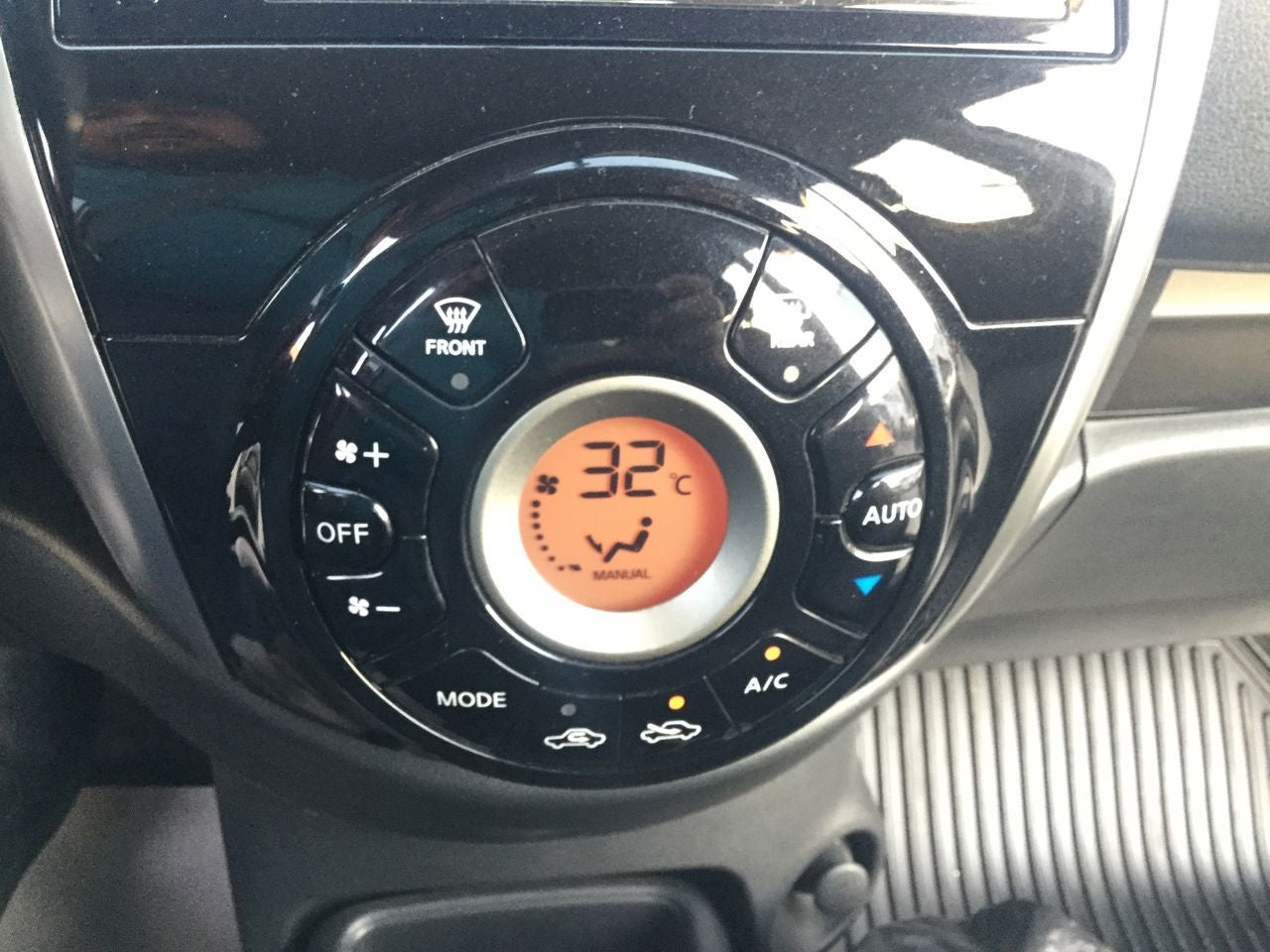 2020 Nissan MARCH SR NAVI, L4, 1.6L, 106 CP, 5 PUERTAS, STD