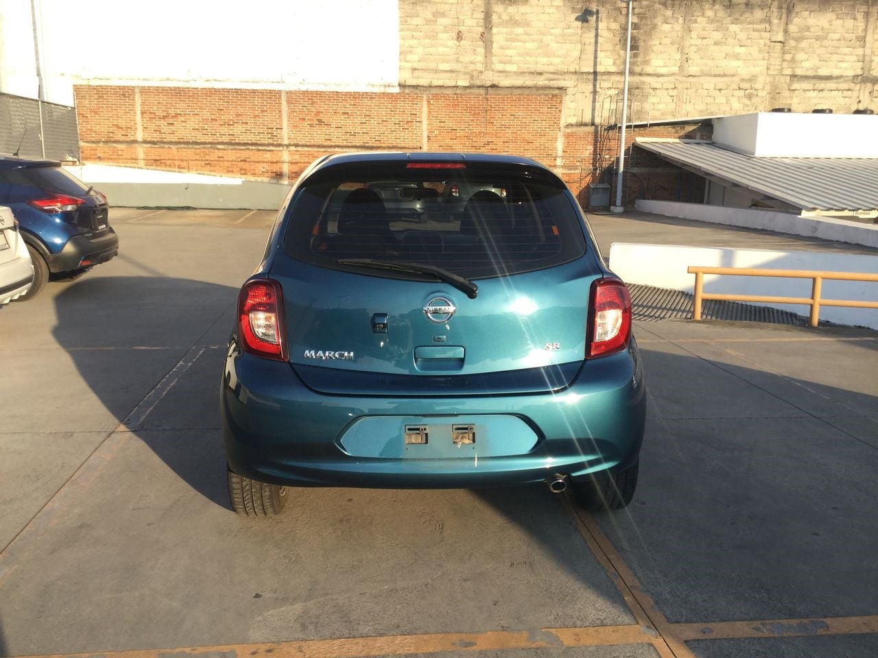 2020 Nissan MARCH SR NAVI, L4, 1.6L, 106 CP, 5 PUERTAS, STD