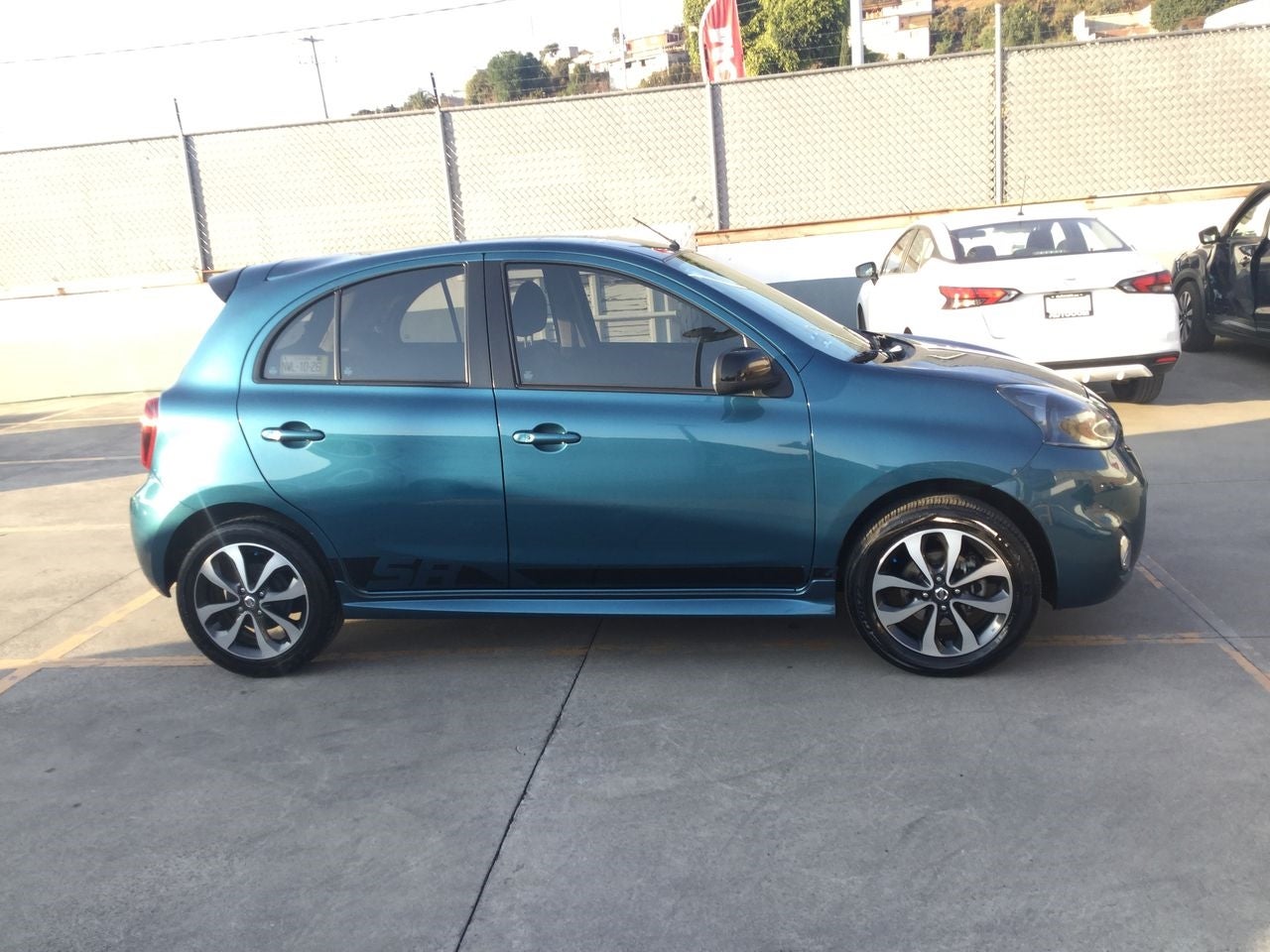 2020 Nissan MARCH SR NAVI, L4, 1.6L, 106 CP, 5 PUERTAS, STD