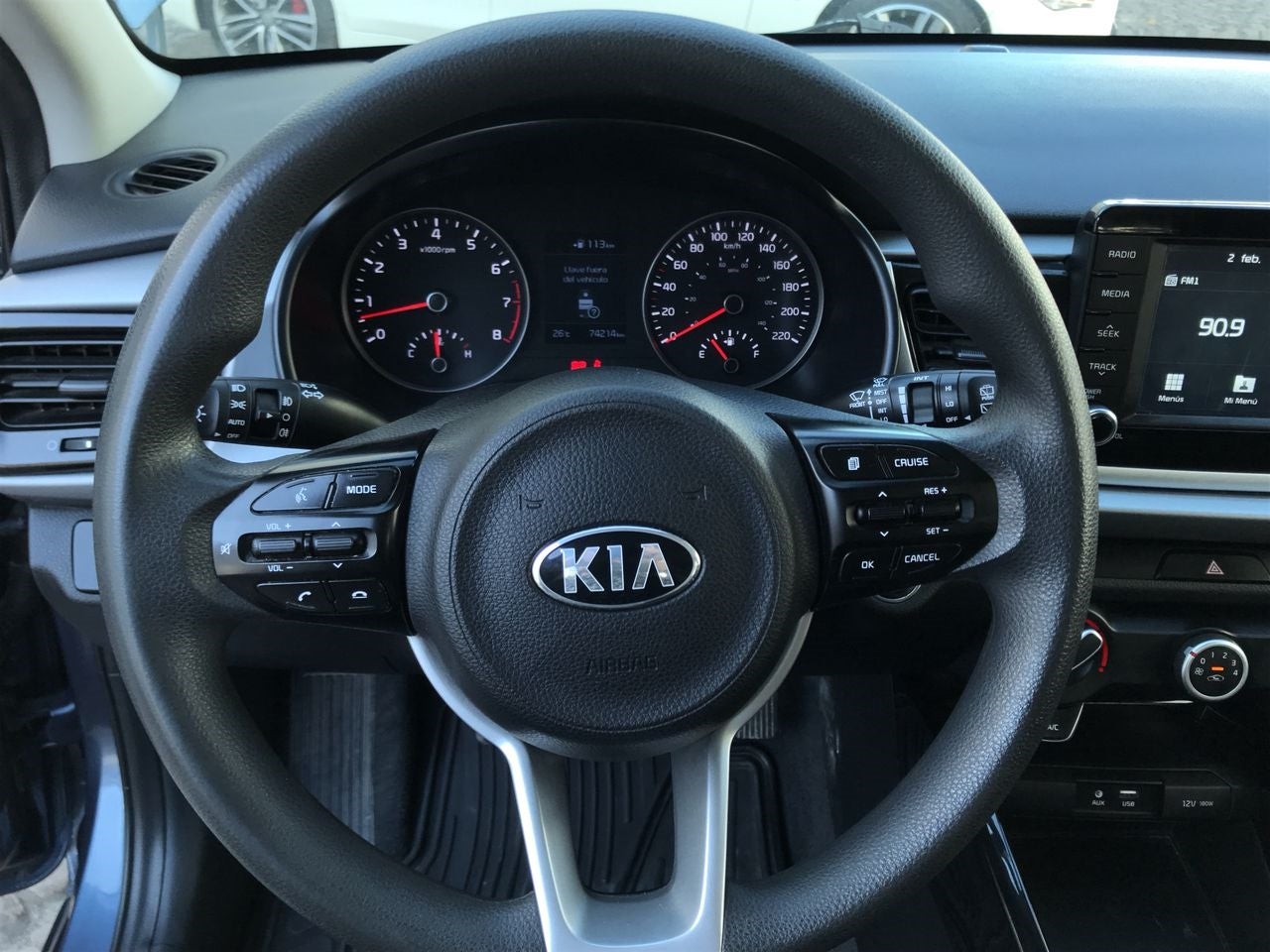 2020 Kia RIO EX, L4, 1.6L, 121 CP, 5 PUERTAS, STD