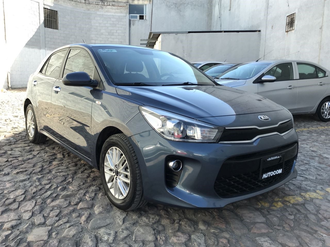 2020 Kia RIO EX, L4, 1.6L, 121 CP, 5 PUERTAS, STD