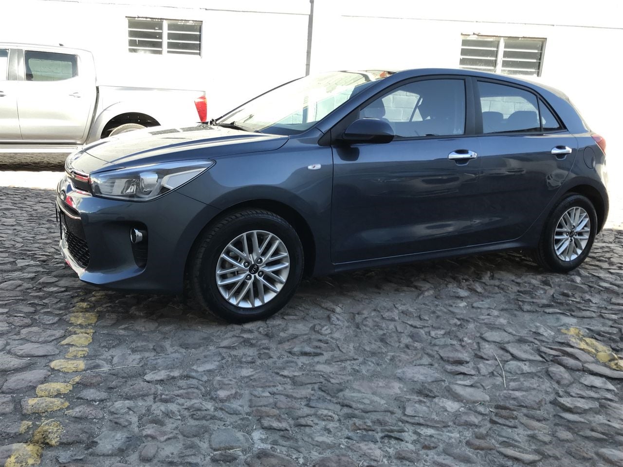 2020 Kia RIO EX, L4, 1.6L, 121 CP, 5 PUERTAS, STD