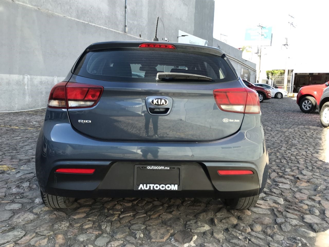 2020 Kia RIO EX, L4, 1.6L, 121 CP, 5 PUERTAS, STD
