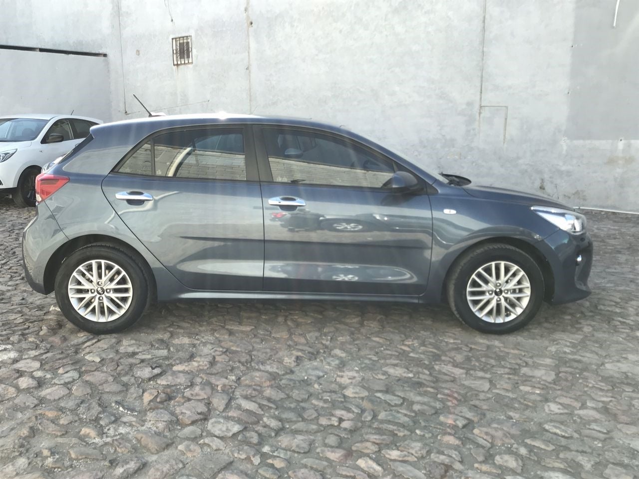 2020 Kia RIO EX, L4, 1.6L, 121 CP, 5 PUERTAS, STD