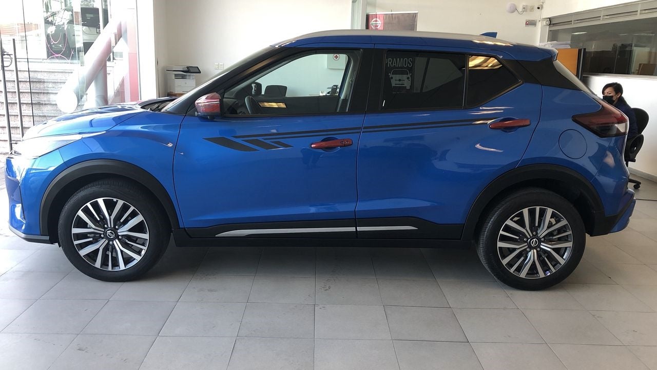 2021 Nissan KICKS KICKS PLATINUM CVT NEGRO